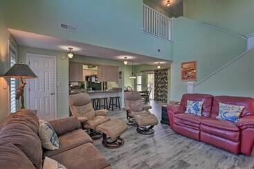 بيت ريفى Steps To Pool & Ocean: Surfside Beach Home Base!