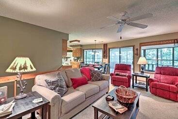 Waterfront Family Home W/ Deck, 5 Miles To Marina!