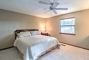 Waterfront Family Home W/ Deck, 5 Miles To Marina!