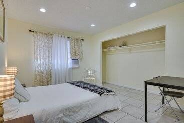 Whittier Duplex Unit Near Beaches & Hiking!