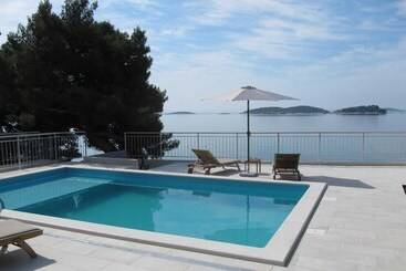 Beach House Nono