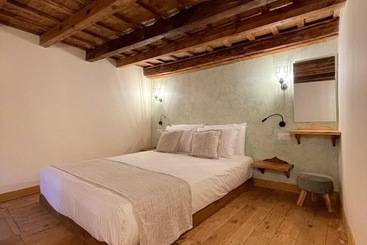 Bed and Breakfast Midgard Suites Medieval Town