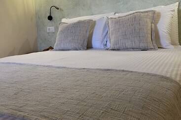 Bed and Breakfast Midgard Suites   Medieval Town