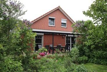 Haus Flieder