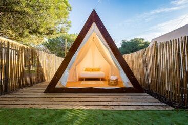 هتل Camping El Garrofer