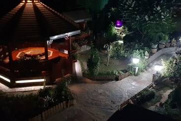 هتل Kastel