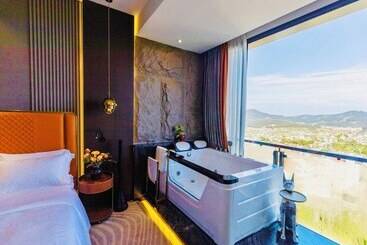 هتل New Century Dalat