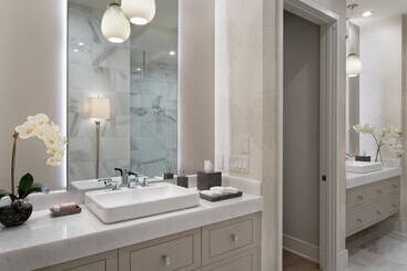 هتل The Ritz Carlton Residences Orlando, Grande Lakes