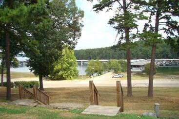 Mountain Harbor King Guest Room On Lake Ouachita By Redawning
