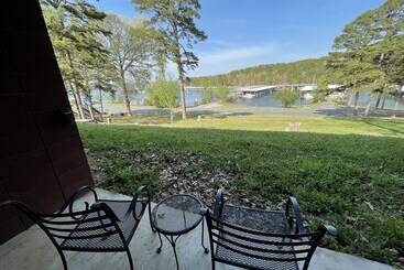 Mountain Harbor King Guest Room On Lake Ouachita By Redawning