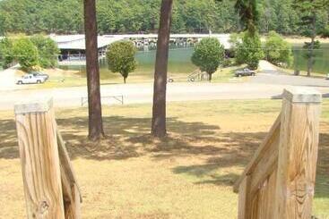 Mountain Harbor Queen Guest Room On Lake Ouachita By Redawning