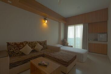 Neeshorgo Hotel And Resort Ltd