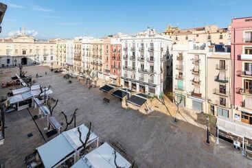 پانسیون Hostal Forum Tarragona