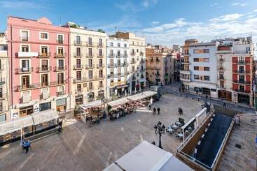 پانسیون Hostal Forum Tarragona
