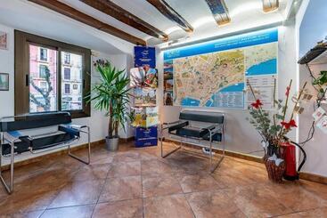پانسیون Hostal Forum Tarragona