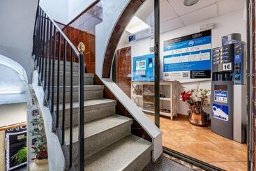 پانسیون Hostal Forum Tarragona
