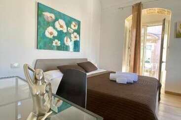 پانسیون Plaza Rooms