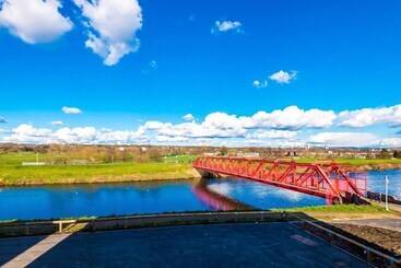 اقامتگاه Stunning 2 Bed House In Manchester With Canal View