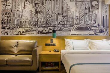 هتل City Comfort Inn Shiyan Highspeed Railway Wanda Plaza
