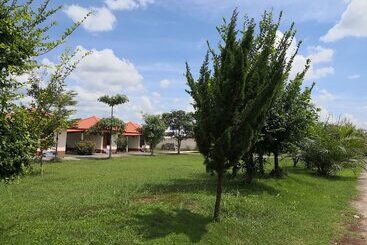 酒店 Honeymoon Resort