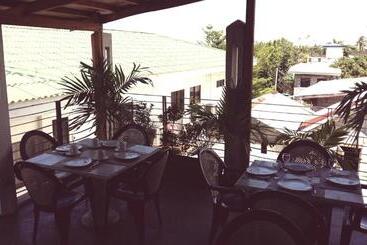 Antonios Pension House