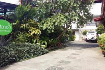 Antonios Pension House