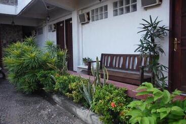 Antonios Pension House