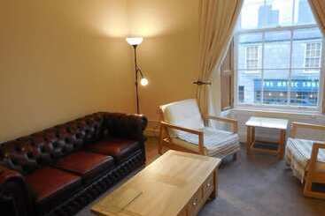 تختخواب و صبحانه Pincerna Rooms