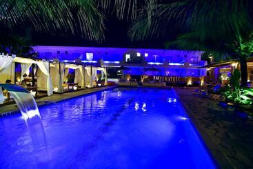 簡易ホテル Imperatriz Paraty