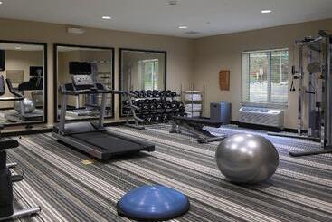 هتل Candlewood Suites   Newark South   University Area, An Ihg