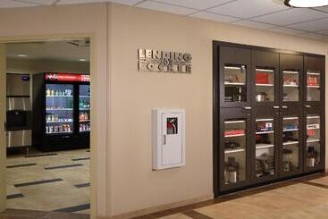 هتل Candlewood Suites   Newark South   University Area, An Ihg