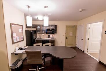هتل Candlewood Suites   Fairbanks, An Ihg