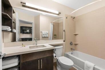 هتل Candlewood Suites Fairbanks, An Ihg