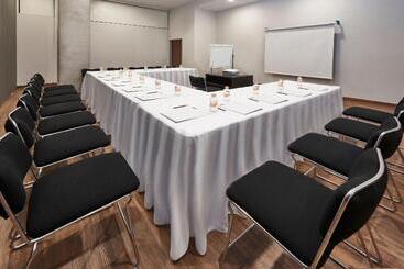 هتل City Express Suites By Marriott Tijuana Rio