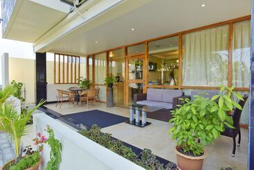 هتل Crystal Beach Inn