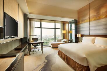 هتل Doubletree By Hilton Ningbo Beilun