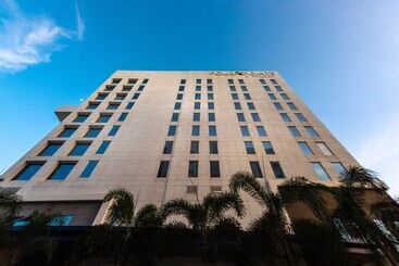 هتل Four Points By Sheraton Chennai Omr