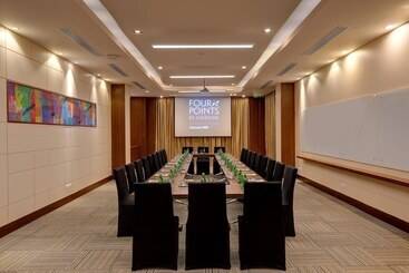 هتل Four Points By Sheraton Chennai Omr