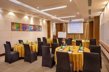 هتل Four Points By Sheraton Chennai Omr
