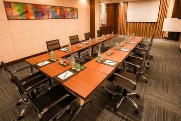 هتل Four Points By Sheraton Chennai Omr