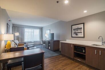 هتل Hampton Inn Chicago North-loyola Station