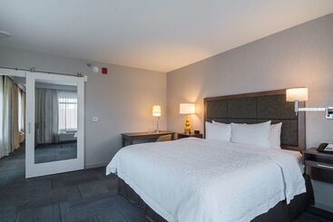 هتل Hampton Inn Chicago North-loyola Station