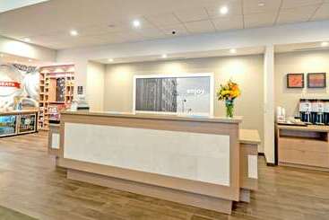 هتل Hampton Inn Chicago North-loyola Station