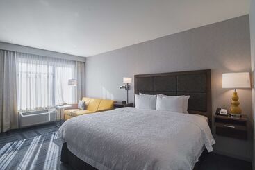 هتل Hampton Inn Chicago North-loyola Station