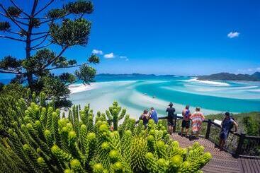 Heart Hotel And Gallery Whitsundays