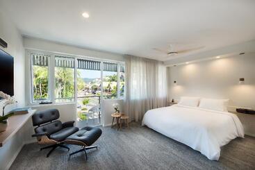 Heart Hotel And Gallery Whitsundays