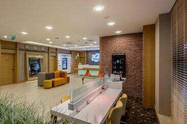 هتل Holiday Inn Antalya   Lara, An Ihg