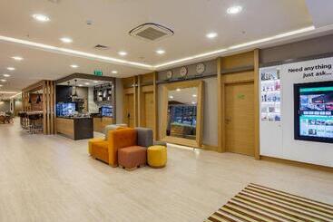 هتل Holiday Inn Antalya Lara, An Ihg