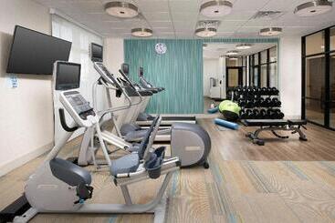 هتل Holiday Inn Express Pensacola Downtown, An Ihg
