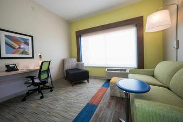 هتل Holiday Inn Express & Suites   Southaven Central   Memphis, An Ihg
